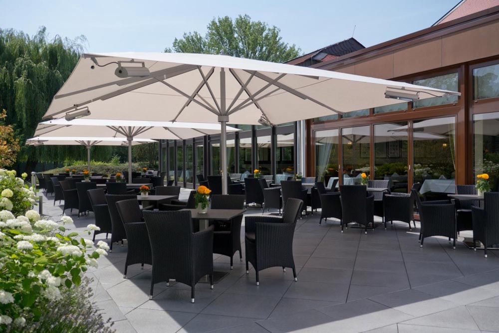 Big Ben Sonnenschirm Caravita Hotel Kempinski Licht Und Heizung Aus 1024x683.jpg